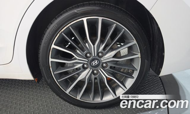 Hyundai AVANTE 2016 — photo 7