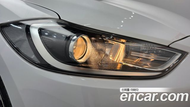Hyundai AVANTE 2016 — photo 8