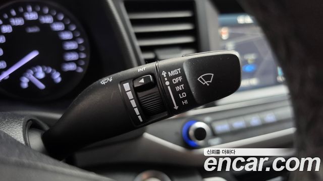 Hyundai AVANTE 2016 — photo 28