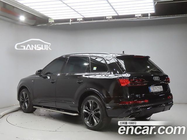 Audi Q7 2026 — photo 2