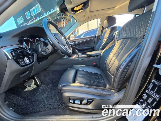 BMW 5-Series 2018 — photo 3