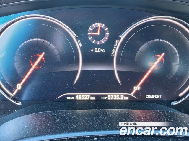 BMW 5-Series 2018 — photo 10