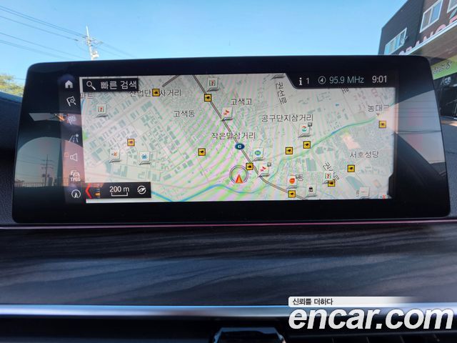 BMW 5-Series 2018 — photo 12
