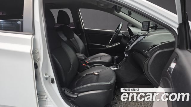 Hyundai Accent 2017 — photo 17