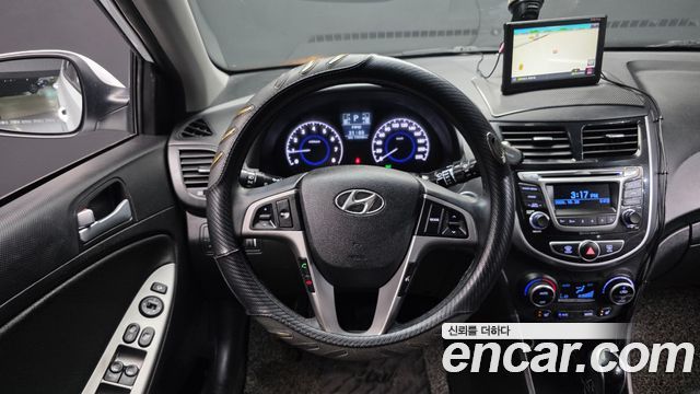 Hyundai Accent 2017 — photo 19