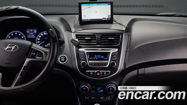 Hyundai Accent 2017 — photo 20