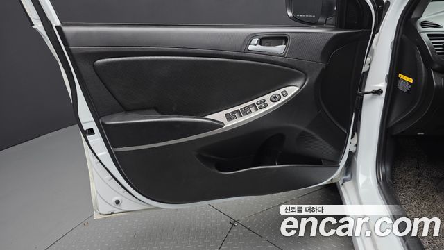 Hyundai Accent 2017 — photo 14