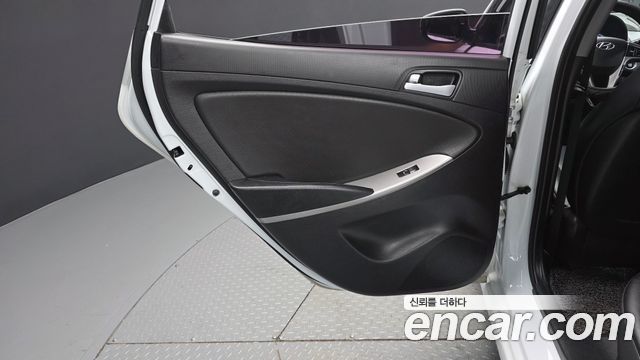 Hyundai Accent 2017 — photo 15