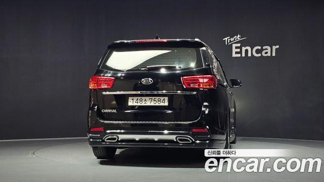 Kia Canival 2019 — photo 4