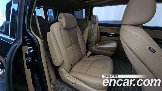 Kia Canival 2019 — photo 18