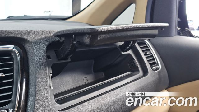 Kia Canival 2019 — photo 35
