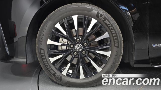 Toyota Alphard 2024 — photo 5