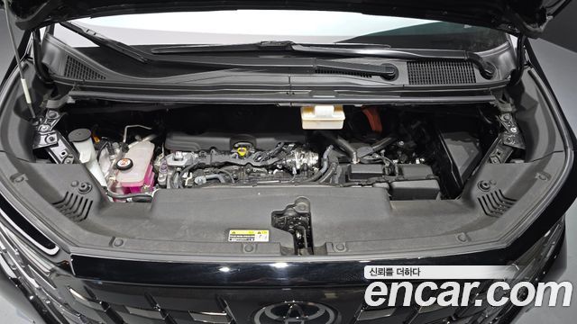 Toyota Alphard 2024 — photo 6