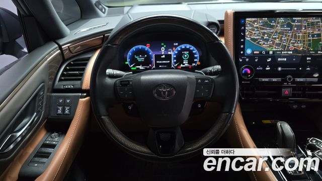Toyota Alphard 2024 — photo 19