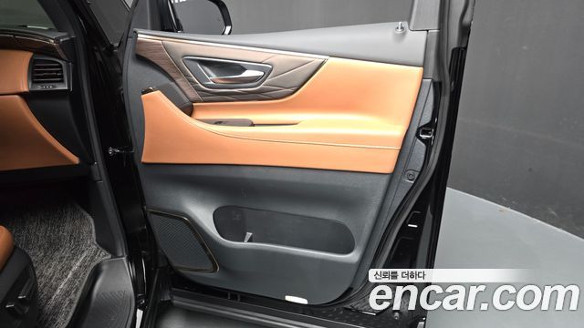 Toyota Alphard 2024 — photo 15