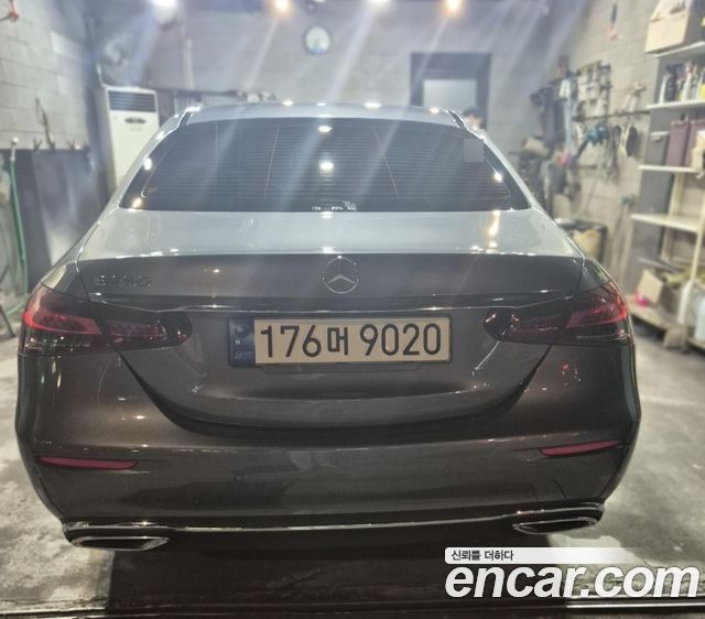 Mercedes-Benz E-Class 2022 — photo 2
