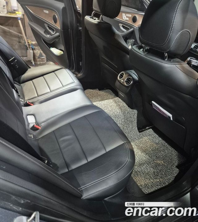 Mercedes-Benz E-Class 2022 — photo 5