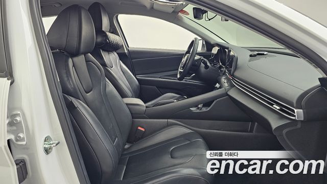 Hyundai AVANTE 2021 — photo 17