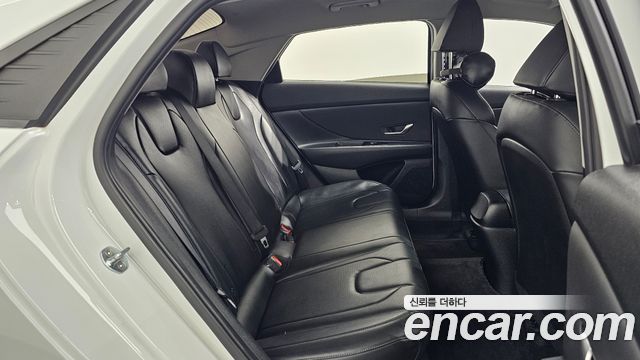Hyundai AVANTE 2021 — photo 18