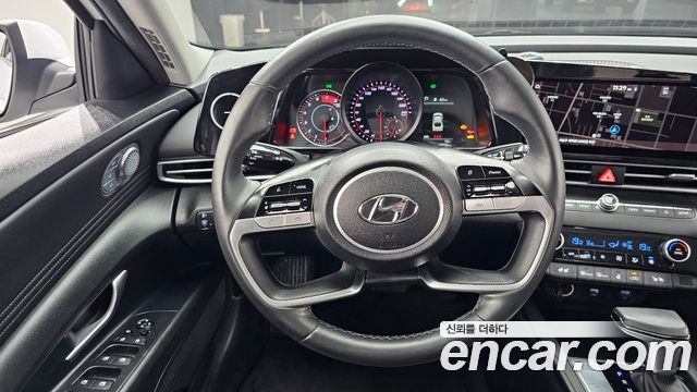 Hyundai AVANTE 2021 — photo 19