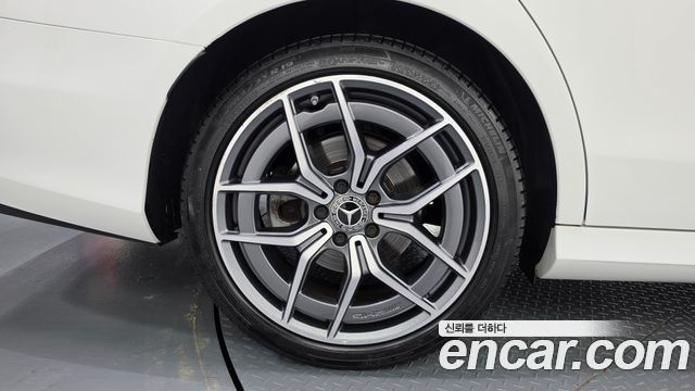 Mercedes-Benz E-Class 2021 — photo 5