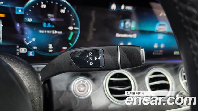 Mercedes-Benz E-Class 2021 — photo 12