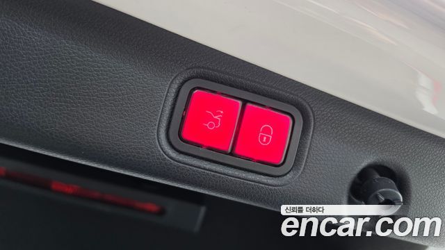 Mercedes-Benz E-Class 2021 — photo 21