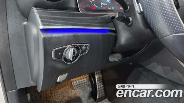 Mercedes-Benz E-Class 2021 — photo 23