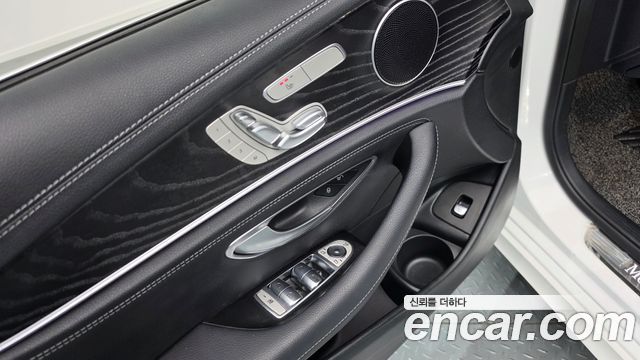 Mercedes-Benz E-Class 2021 — photo 24
