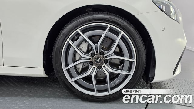 Mercedes-Benz E-Class 2021 — photo 7
