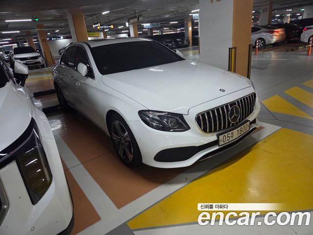 Mercedes-Benz E-Class 2017 — photo 2