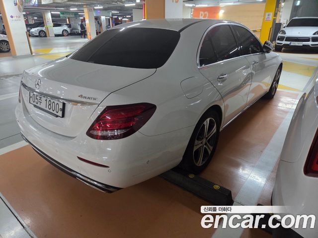 Mercedes-Benz E-Class 2017 — photo 3