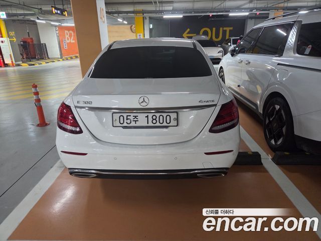Mercedes-Benz E-Class 2017 — photo 4