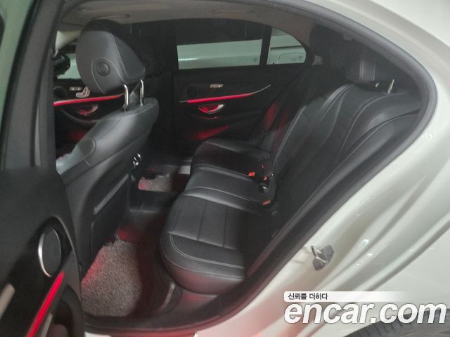 Mercedes-Benz E-Class 2017 — photo 7