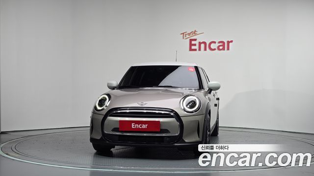 Mini Cooper 2024 — photo 3