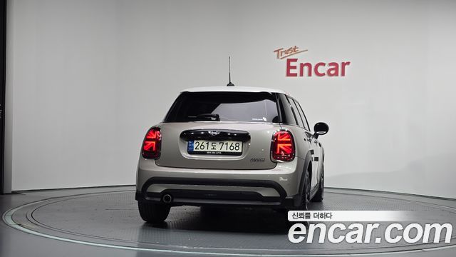 Mini Cooper 2024 — photo 4