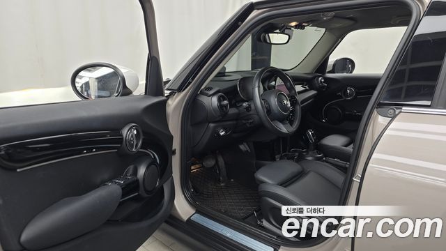 Mini Cooper 2024 — photo 13