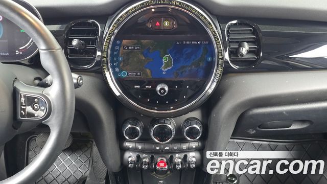 Mini Cooper 2024 — photo 18
