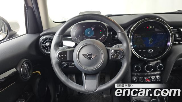 Mini Cooper 2024 — photo 19