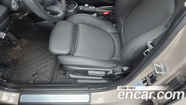 Mini Cooper 2024 — photo 23