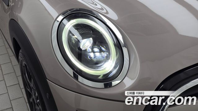 Mini Cooper 2024 — photo 8