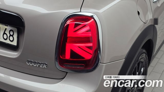 Mini Cooper 2024 — photo 9