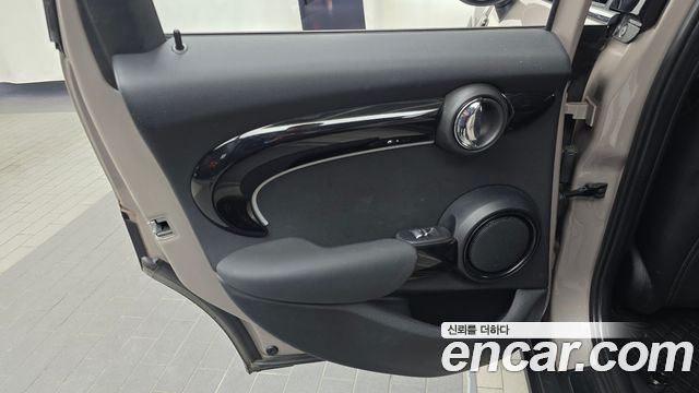 Mini Cooper 2024 — photo 15