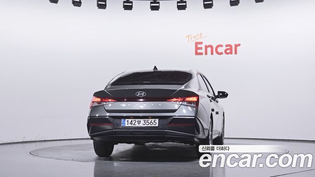 Hyundai AVANTE 2025 — photo 4