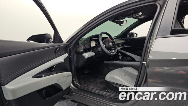 Hyundai AVANTE 2025 — photo 10