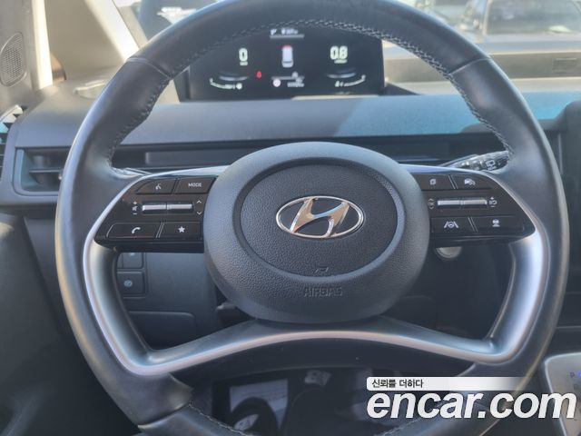 Hyundai Staria 2023 — photo 11