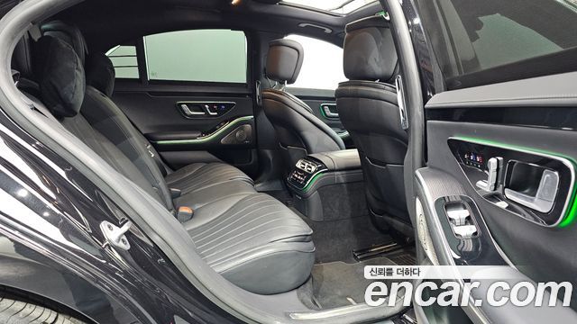 Mercedes-Benz S-Class 2022 — photo 17