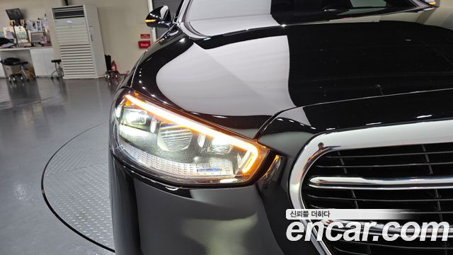 Mercedes-Benz S-Class 2022 — photo 8