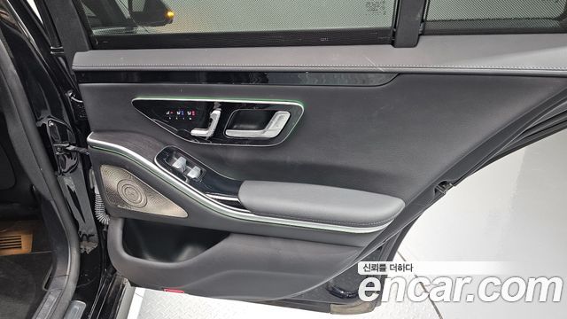 Mercedes-Benz S-Class 2022 — photo 15