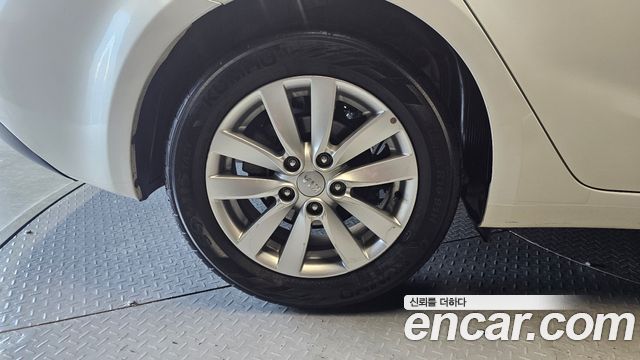 Kia K3 2015 — photo 5